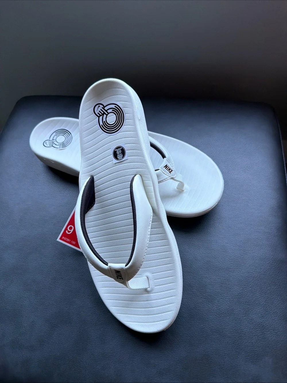 Nike Marina Women’s Size 9 Flip Flop Sandals. Sail/Black. New In Box